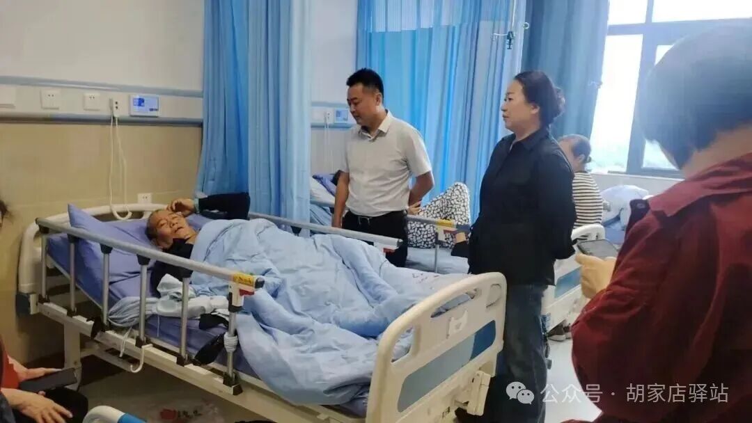 看望低保拆迁户