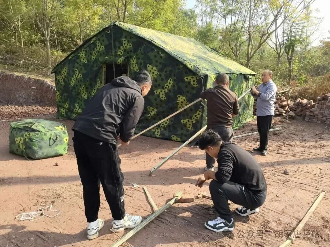 集益镇为赛功村12组高速公路拆迁户搭建临时帐篷